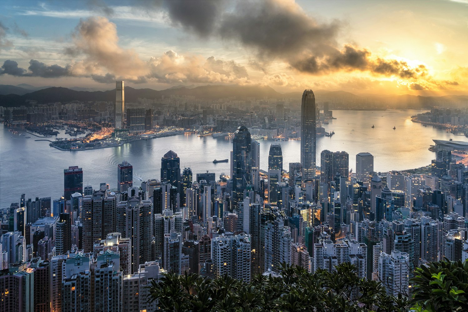 “香港维多利亚港” 香港维多利亚港附近的酒店？